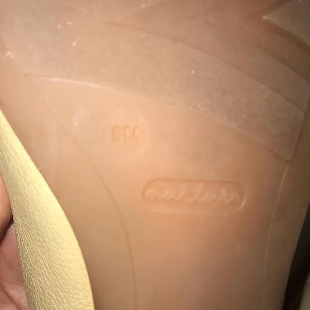 Light tan leather flats Nurture by Lamaze Size 8
